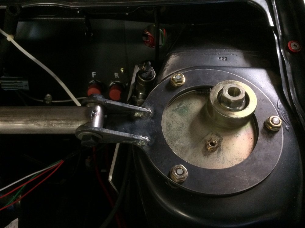 strut brace top left.JPG